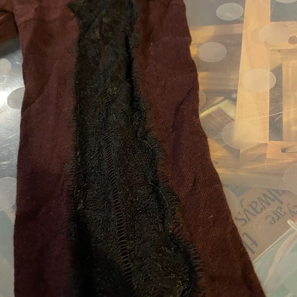 Woman’s Sweater - Picture 4 of 8